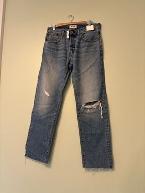 NWT Madewell Women’s Straight-Leg Distressed Jeans - Dean easy style